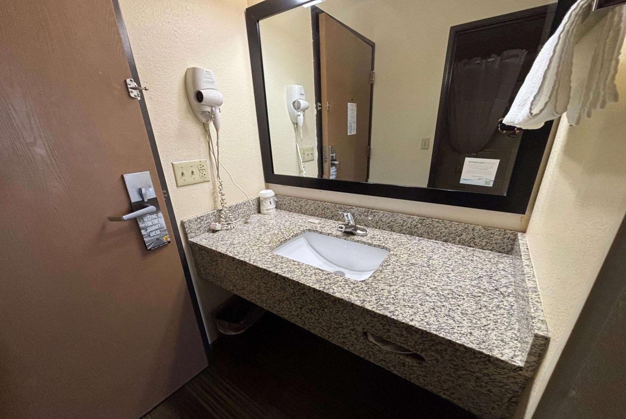 ซูเปอร์ 8 บาย วินด์แฮม ลินคอล์น Hotel ภายนอก รูปภาพ