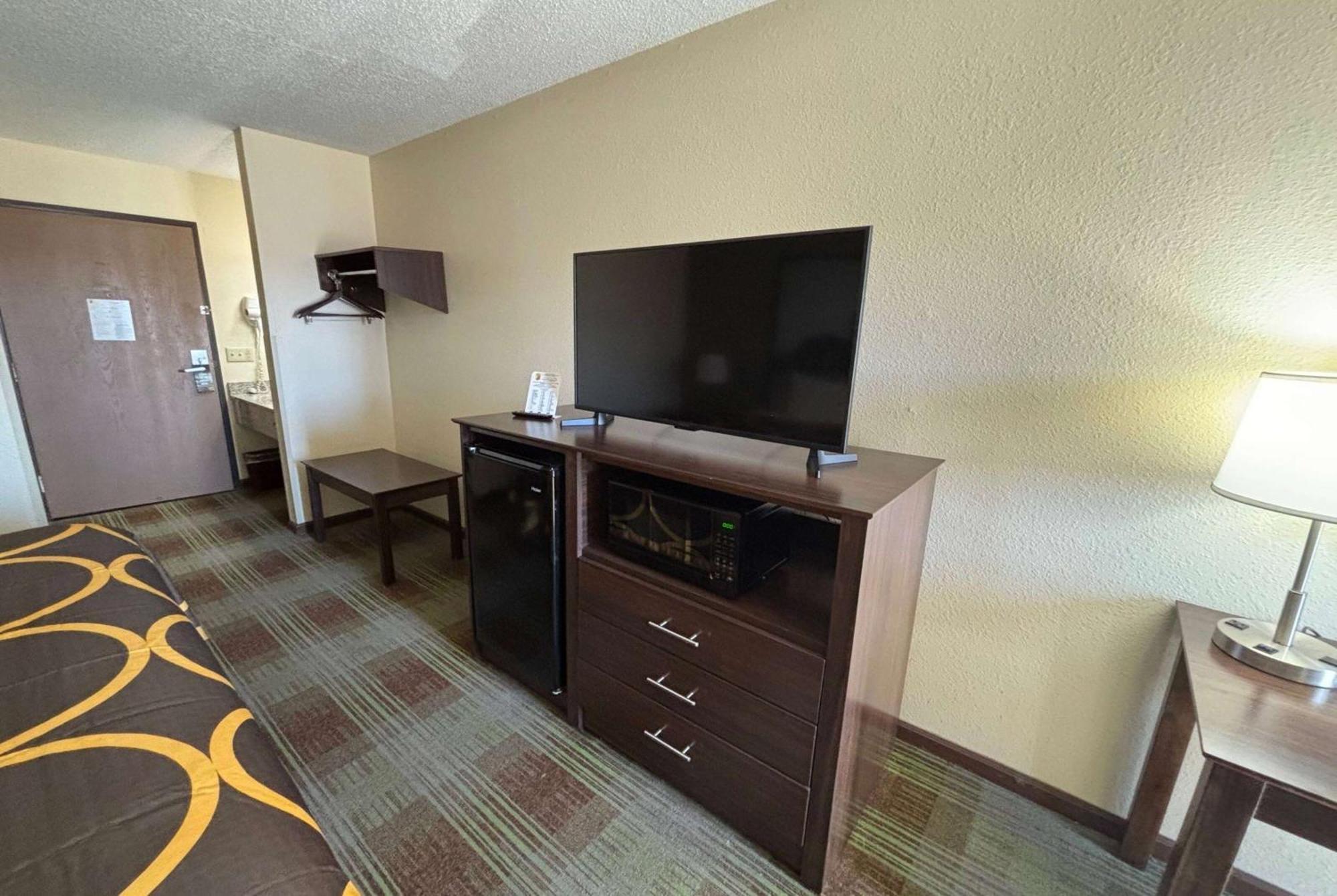 ซูเปอร์ 8 บาย วินด์แฮม ลินคอล์น Hotel ภายนอก รูปภาพ